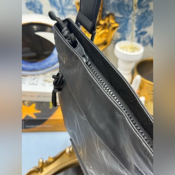 🆕 VERSACE JEANS COUTURE 🧿 NWT Black Coated Regalia Baroque Messenger Bag - Picture 6 of 16